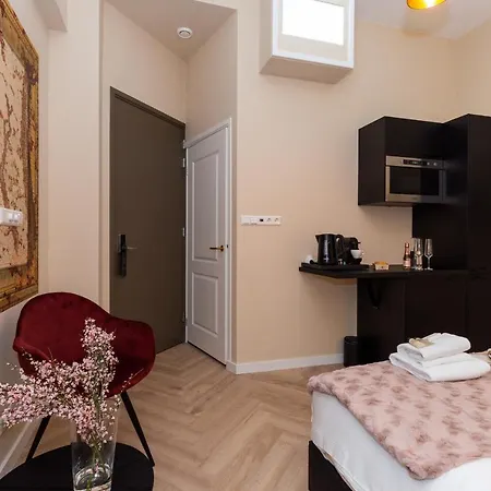 Ben's Boutique Apartment *