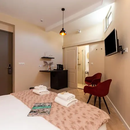 Ben's Boutique Apartment *